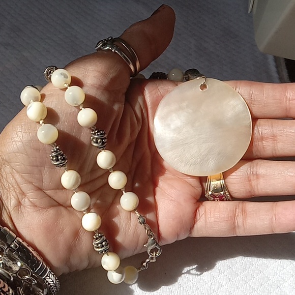 Handmade Moonstone,Shell Pendant and silver beads Necklace - Picture 5 of 6